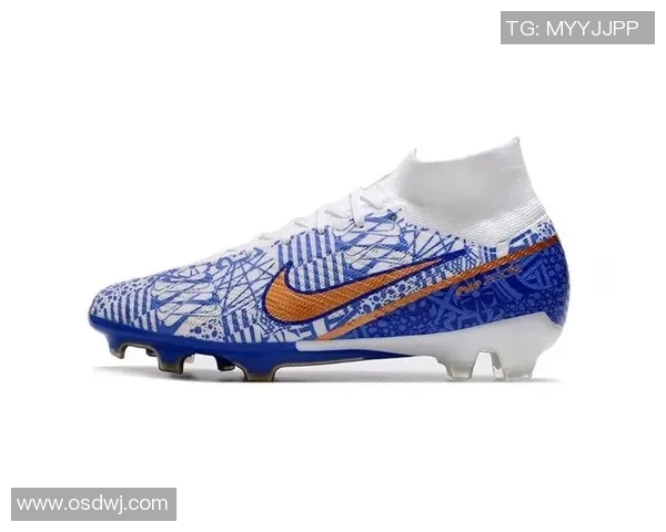 C罗同款足球鞋,闪耀球场新风采 C罗同款足球鞋,闪耀球场新风采