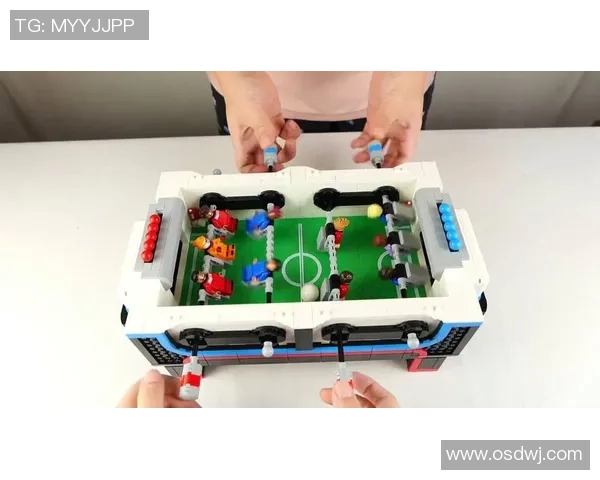 用乐高拼出球场传奇 打造桌上足球中的足球巨星