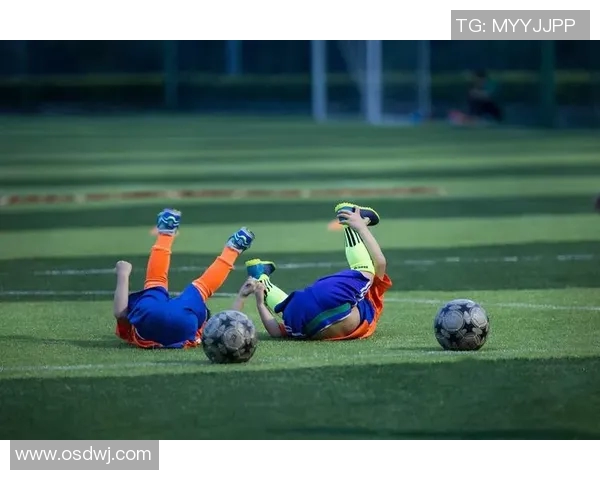 足球球星舞动风采场上场下的精彩瞬间展现球员不同面貌